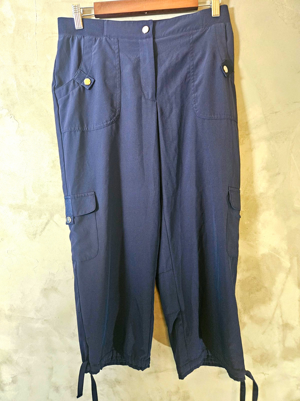 Zenergy by Chico's Women’s Blue Cargo Capri Pants Tapered Leg Drawstring